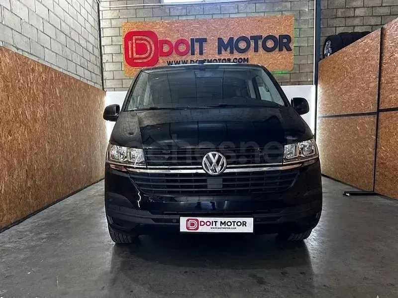 Usado VW Multivan 150 CV (110 kW) 2021 Negro Monovolumen