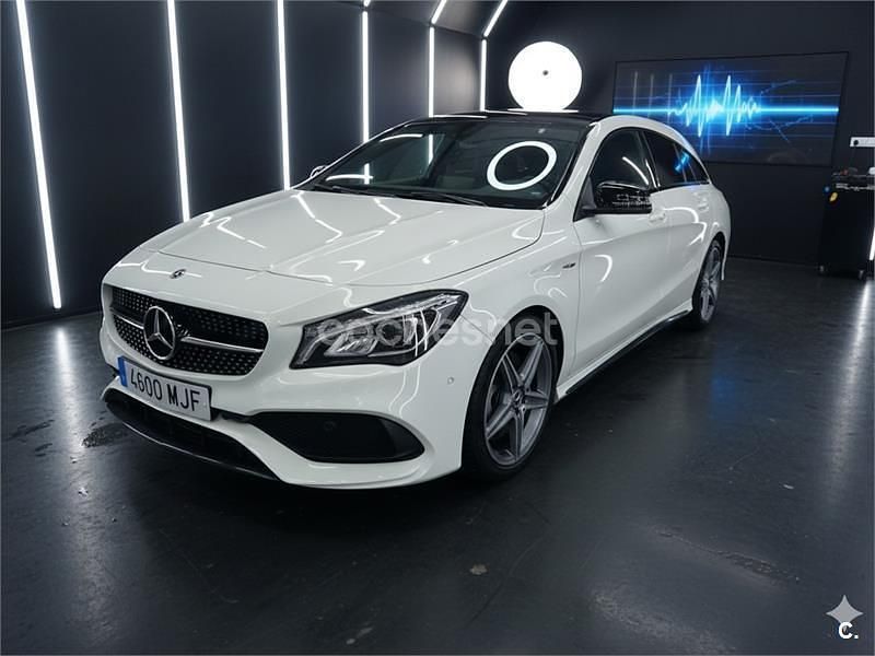 Usado Mercedes CLA200 Shooting Brake AMG line 136 CV (100 kW) 2017 Blanco Familiar