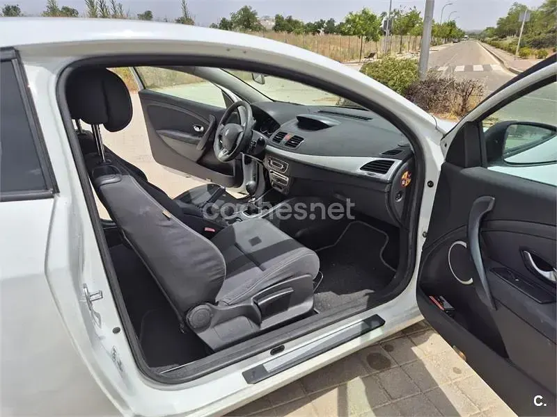 Usado Renault Mégane III Dynamique 105 CV (77 kW) 2010 Blanco Berlina