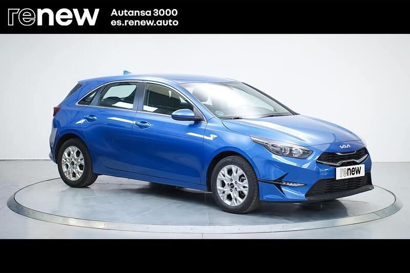 Usado Kia Ceed 120 CV (88 kW) 2023 Azul Utilitario