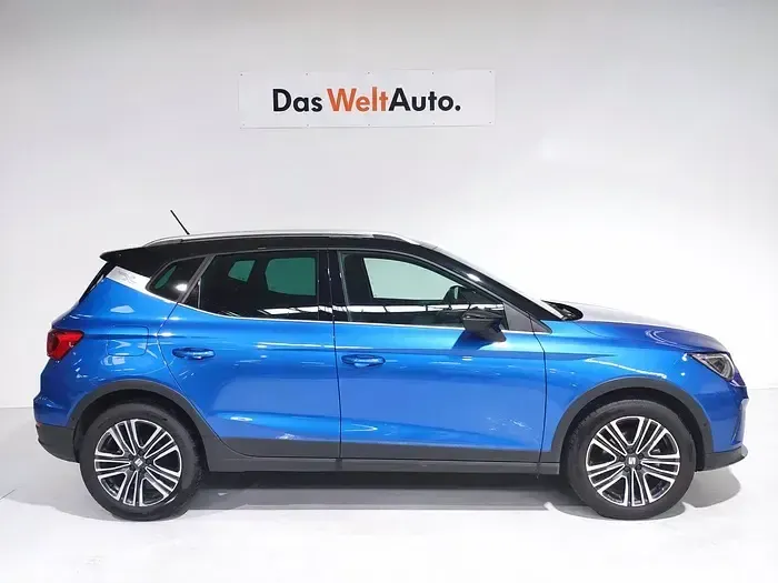 Usado Seat Arona Xperience 110 CV (80 kW) 2023 Azul SUV
