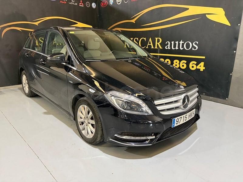 Usado Mercedes B200 136 CV (100 kW) 2013 Negro Monovolumen