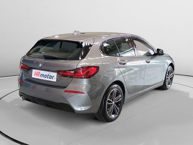 Usado BMW 118 Comfort Edition 136 CV (100 kW) 2023 Gris / plata Utilitario