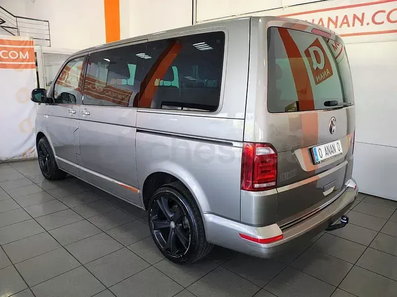 Usado VW Multivan 204 CV (150 kW) 2017 Beige Monovolumen