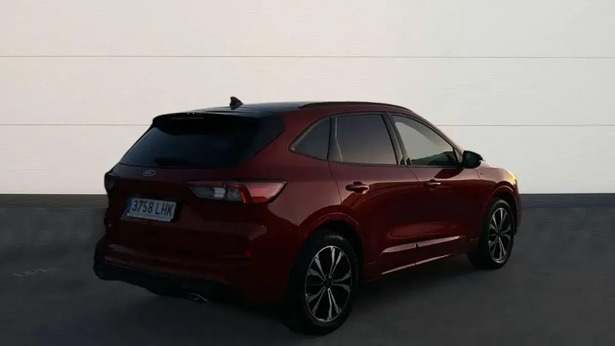 Usado Ford Kuga ST-Line X 190 HP (139 kW) 2020 Vermelho SUV