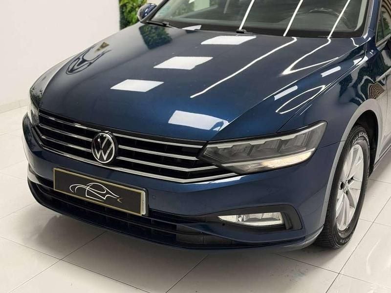 Usado VW Passat 150 CV (110 kW) 2022 Azul Berlina