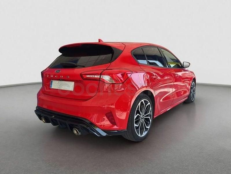 Usado Ford Focus ST-Line 125 CV (91 kW) 2022 Rojo Berlina