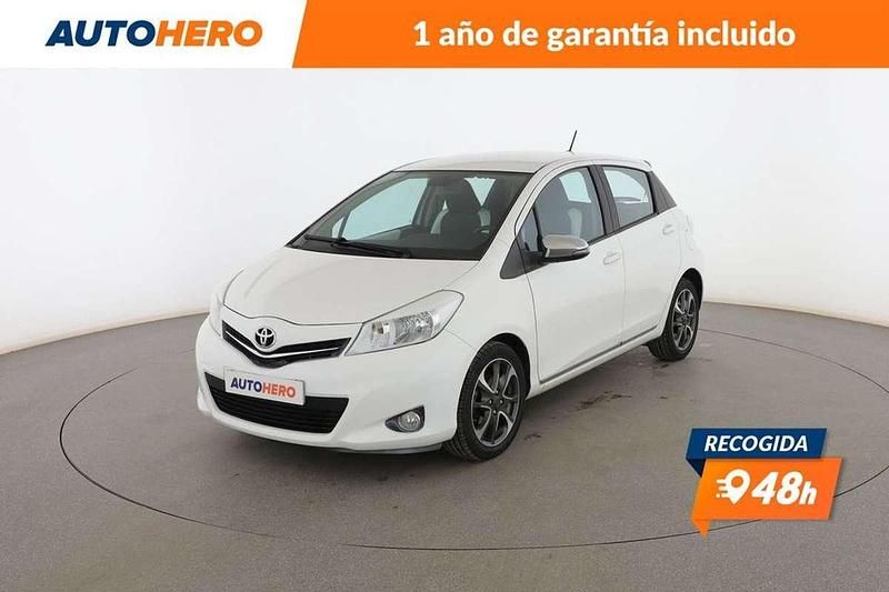 Blanco Usado 2013 Toyota Yaris Active Berlina | 9599 € (Un poco caro) - Imagen 1/3