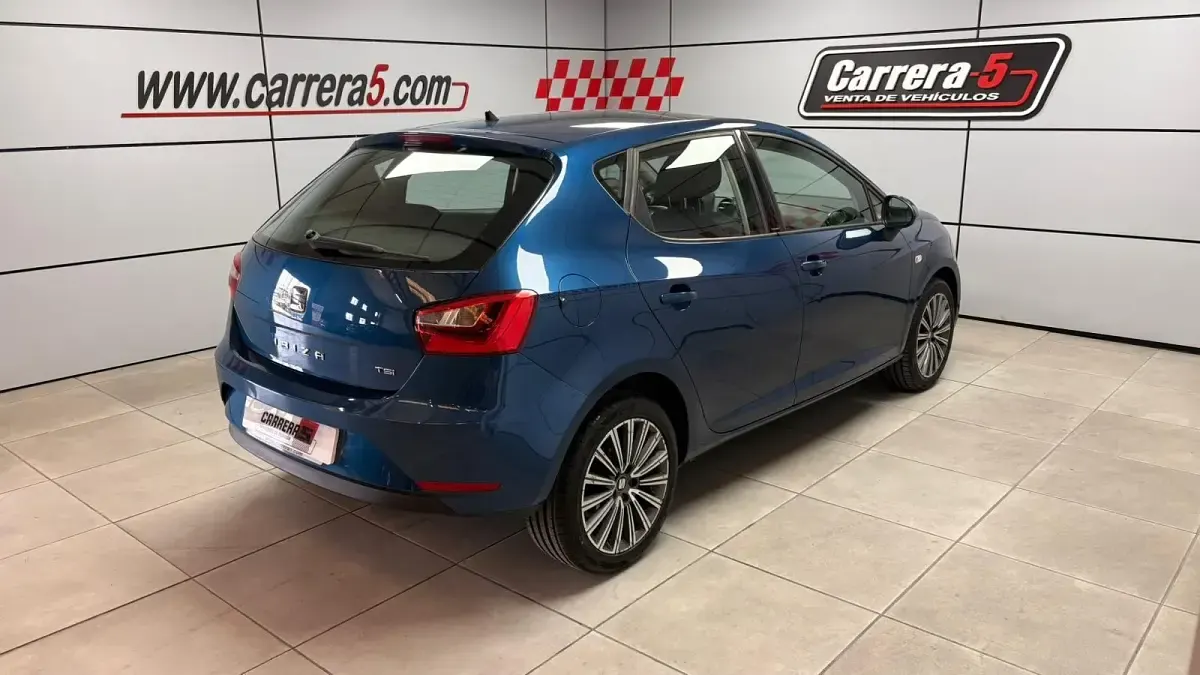 Usado Seat Ibiza CONNECT 110 CV (80 kW) 2015 Azul Berlina