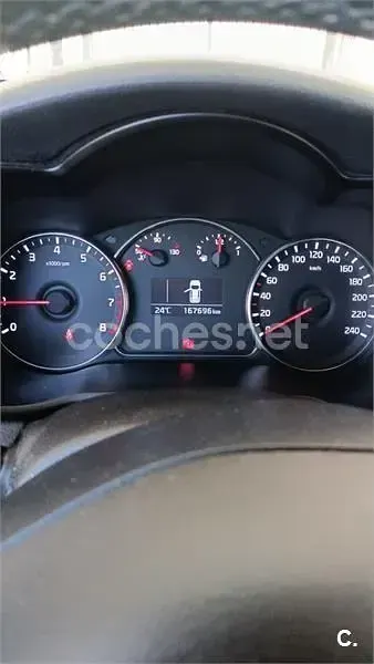 Usado Kia Carens 135 CV (99 kW) 2017 Blanco Monovolumen