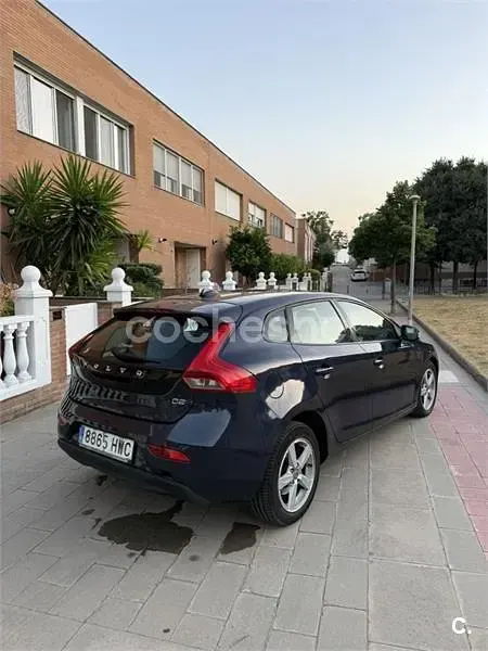 Usado Volvo V40 R-Design 115 CV (84 kW) 2014 Azul Berlina
