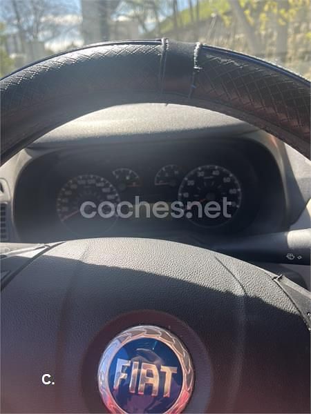 Usado Fiat Grande Punto Emotion 95 CV (69 kW) 2006 Azul Utilitario