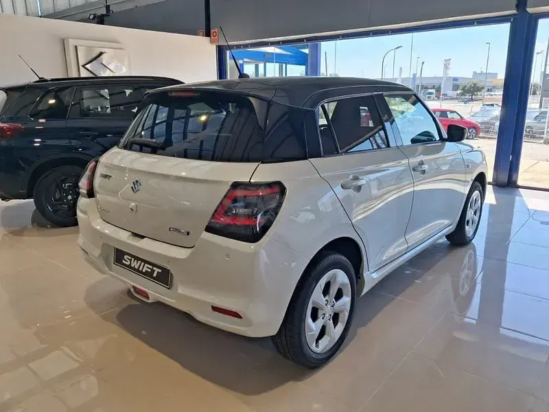 Nuevo Suzuki Swift 81 CV (59 kW) 2026 Blanco Utilitario