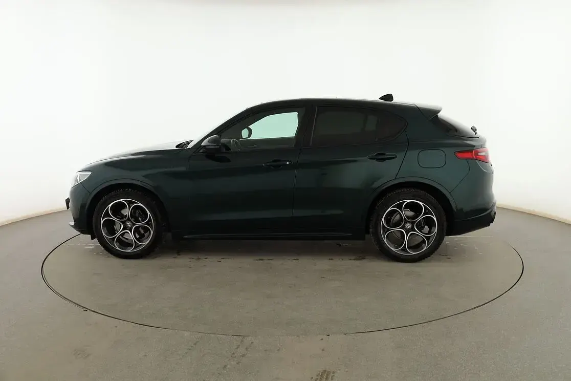 Usado Alfa Romeo Stelvio Veloce 210 CV (154 kW) 2021 Verde SUV