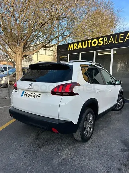 Usado Peugeot 2008 Allure 130 CV (95 kW) 2019 Blanco SUV