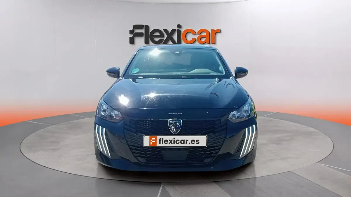 Usado Peugeot 208 Allure 100 CV (73 kW) 2025 Negro Utilitario
