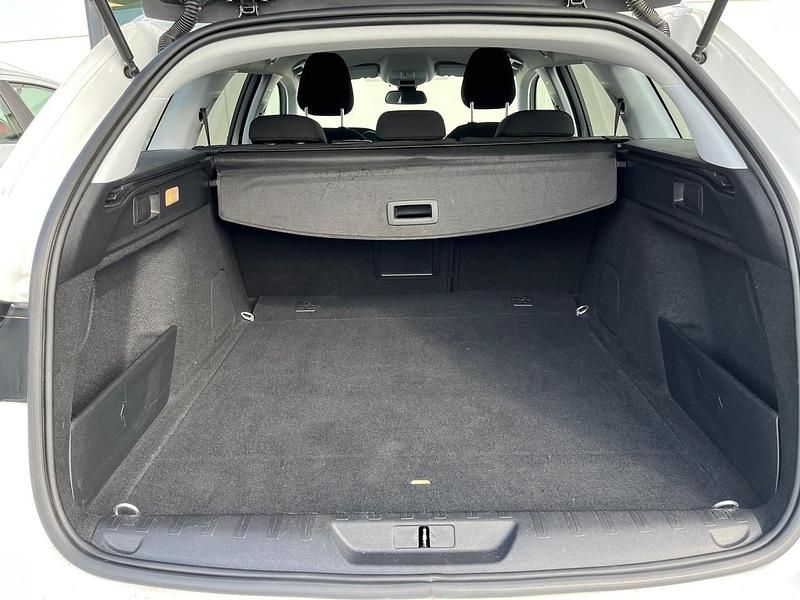 Usado Peugeot 308 Style 110 CV (80 kW) 2019 Blanco Berlina
