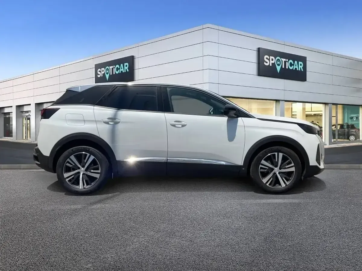 Usado Peugeot 3008 Allure 130 CV (95 kW) 2023 Blanco SUV