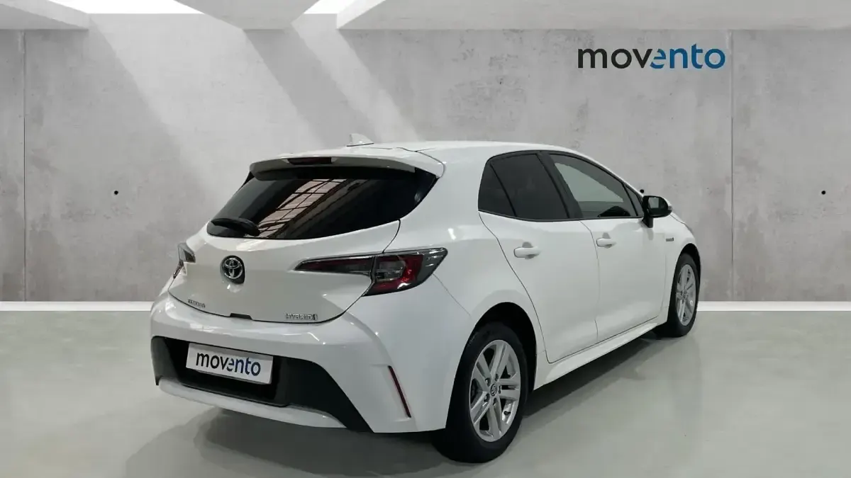 Begagnad Toyota Corolla Active 122 HK (89 kW) 2020 Vit Sedan