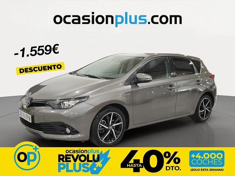 Usado Toyota Auris Hybrid Edition 136 CV (100 kW) 2018 Gris