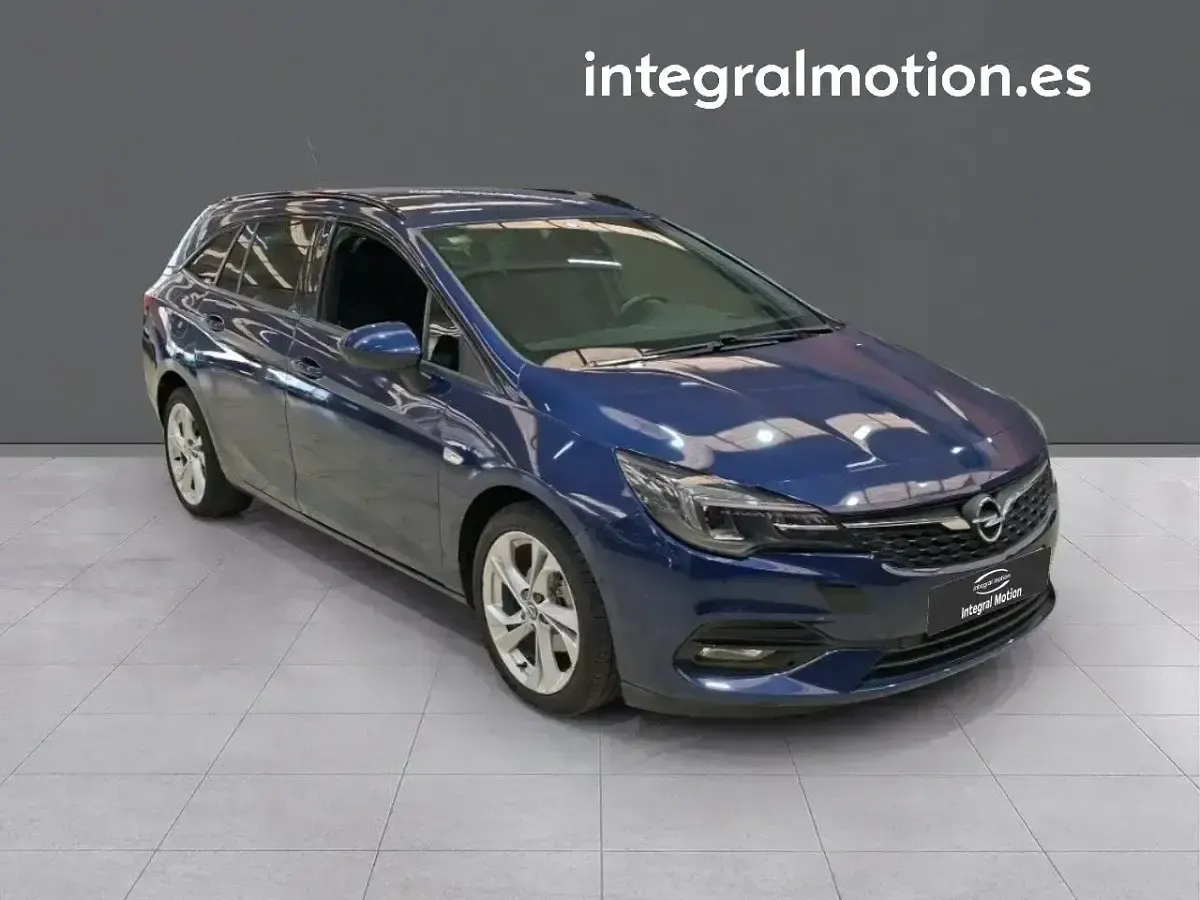 Usado Opel Astra GS Line 104 CV (76 kW) 2020 Azul Familiar