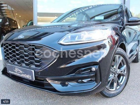 Usado Ford Kuga ST-Line 150 CV (110 kW) 2022 Negro SUV