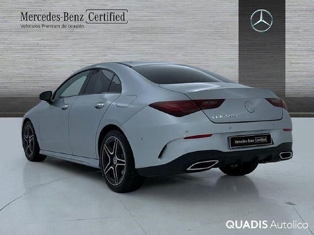 Usado Mercedes CLA220 190 CV (139 kW) 2025 Plata hightech Berlina