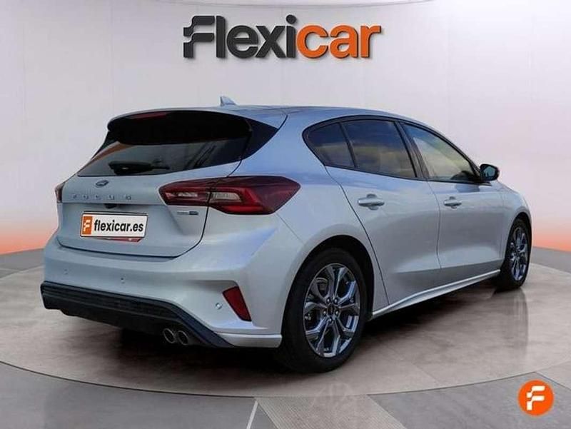 Usado Ford Focus ST-Line X 155 CV (114 kW) 2023 Gris Berlina