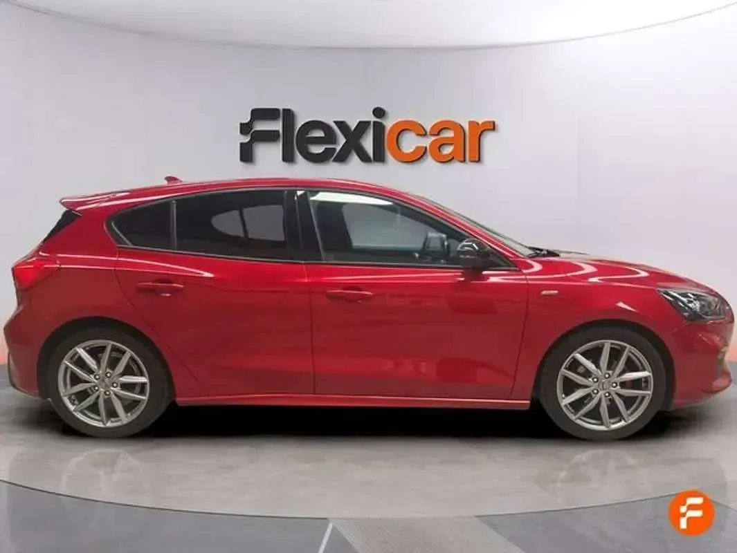 Usado Ford Focus ST-Line X 125 CV (91 kW) 2020 Rojo Utilitario