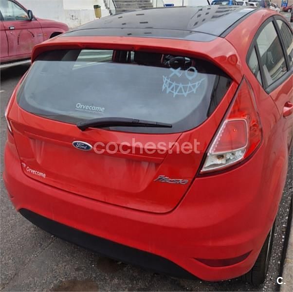 Usado Ford Fiesta Titanium 82 CV (60 kW) 2016 Rojo Berlina