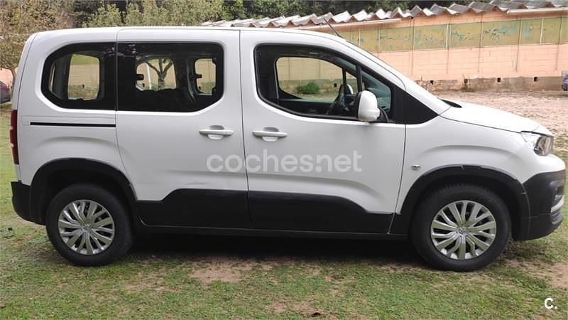 Usado Peugeot Rifter Active 100 CV (73 kW) 2020 Blanco Monovolumen
