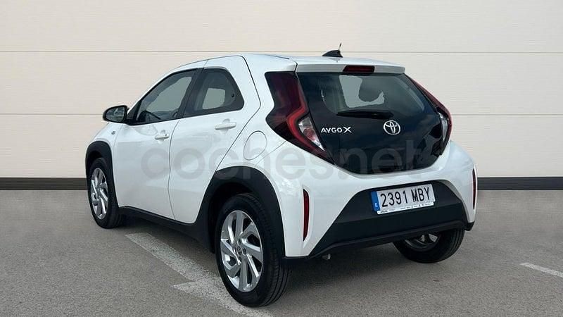 Usado Toyota Aygo X Play 72 CV (52 kW) 2022 Blanco SUV