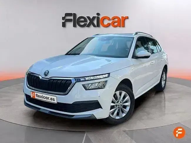 Usado Skoda Kamiq Ambition 110 CV (80 kW) 2021 Blanco SUV
