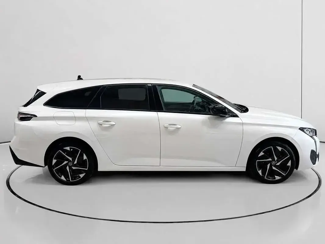 Usado Peugeot 308 SW Allure 131 CV (96 kW) 2025 Blanco Familiar