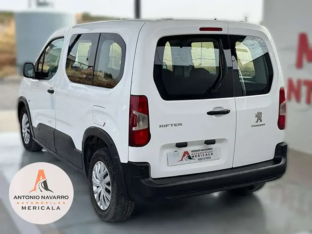 Usado Peugeot Rifter Access 75 CV (55 kW) 2019 Blanco Monovolumen