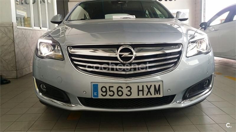 Usado Opel Insignia Business 140 CV (102 kW) 2014 Gris / plata Berlina