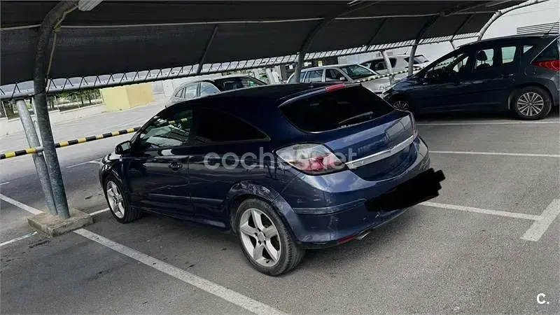 Usado Opel Astra GTC Sport 105 CV (77 kW) 2007 Azul Berlina
