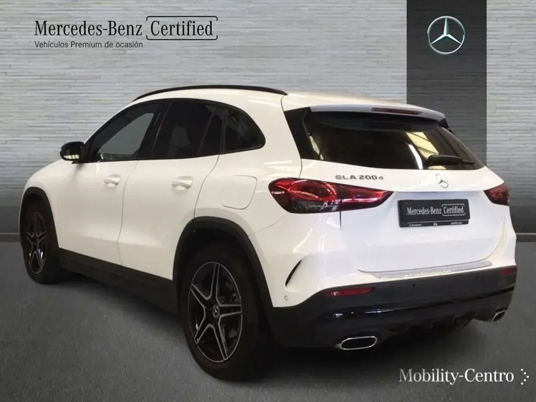 Usado Mercedes GLA200 AMG line 150 CV (110 kW) 2022 Blanco polar  pintura unicolor SUV