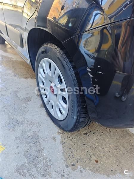 Usado Fiat Panda Lounge 69 HP (50 kW) 2013 Preto Citadino