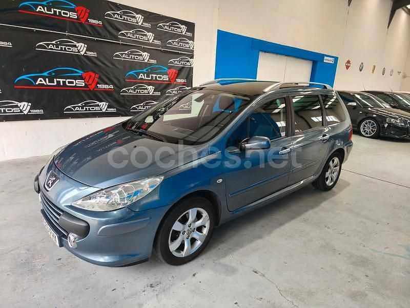 Gris / plata Usado 2006 Peugeot 307 Familiar | 2990 € (Un poco caro) - Imagen 1/4