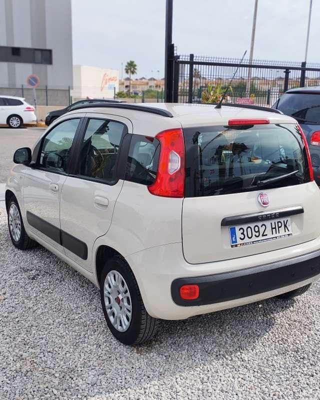 Usado Fiat Panda Lounge 69 CV (50 kW) 2013 Beige Utilitario