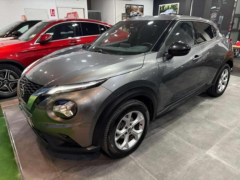 Usado Nissan Juke Acenta 114 CV (83 kW) 2020 Gris SUV