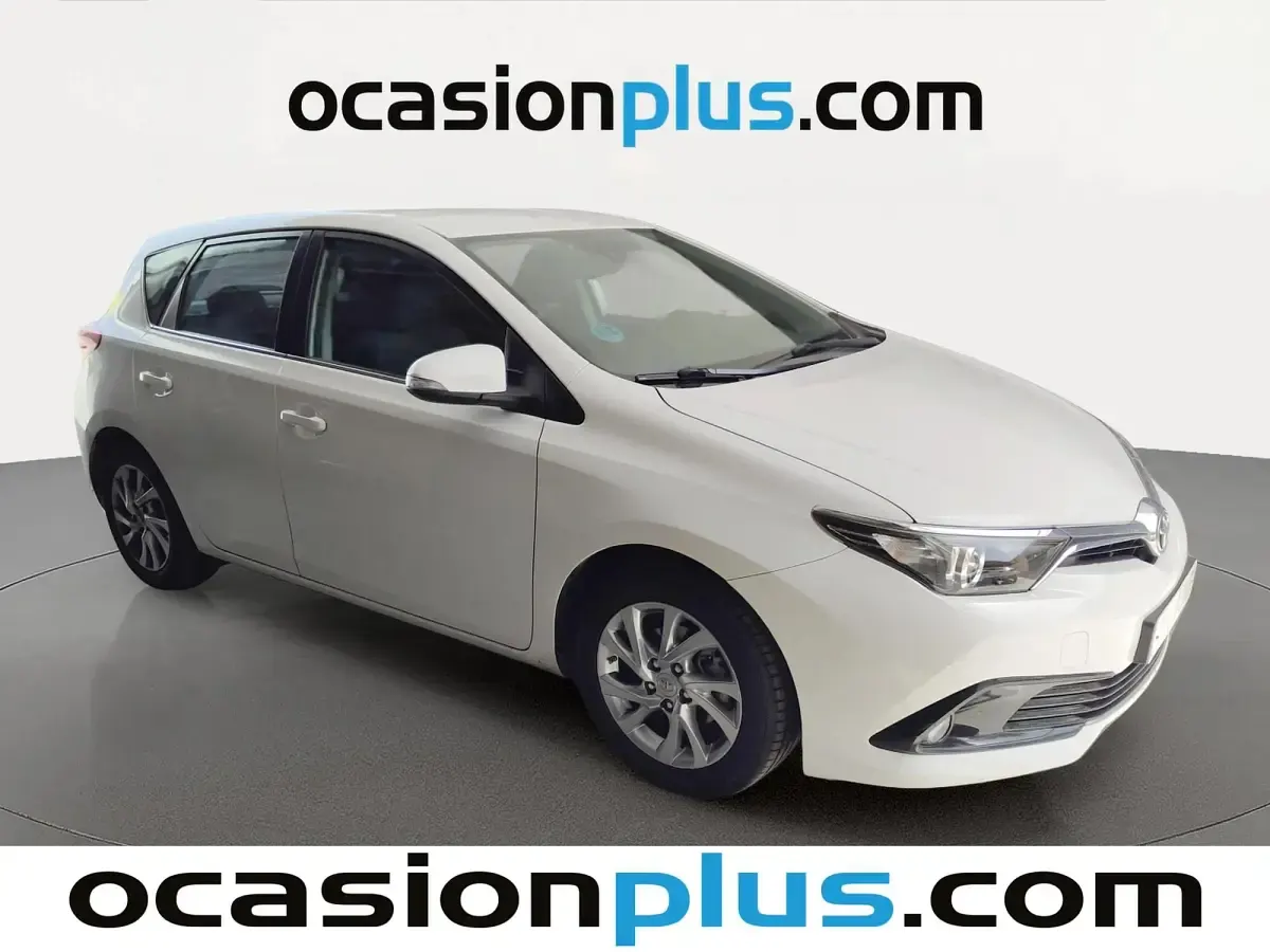 Usado Toyota Auris Active 116 CV (85 kW) 2016 Blanco Utilitario