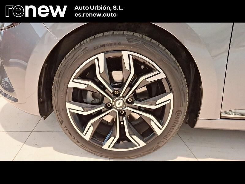 Usado Renault Clio V Techno 140 CV (102 kW) 2023 Gris Berlina