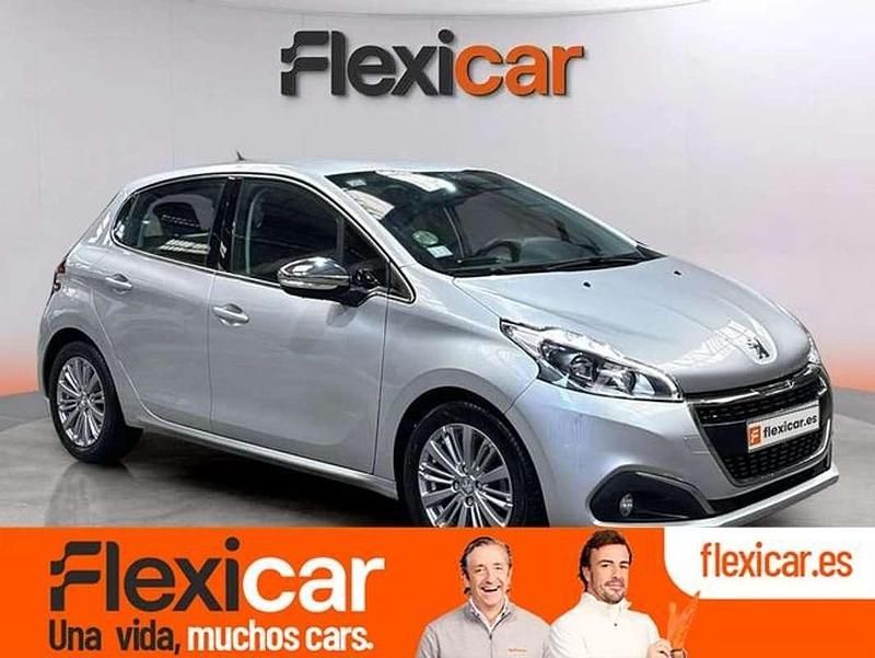 Gris Usado 2016 Peugeot 208 Allure Utilitario | 6990 € (Super precio) - Imagen 1/4