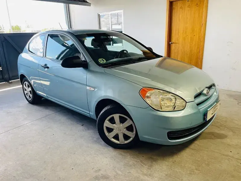 Usado Hyundai Accent 110 CV (80 kW) 2009 Azul Berlina
