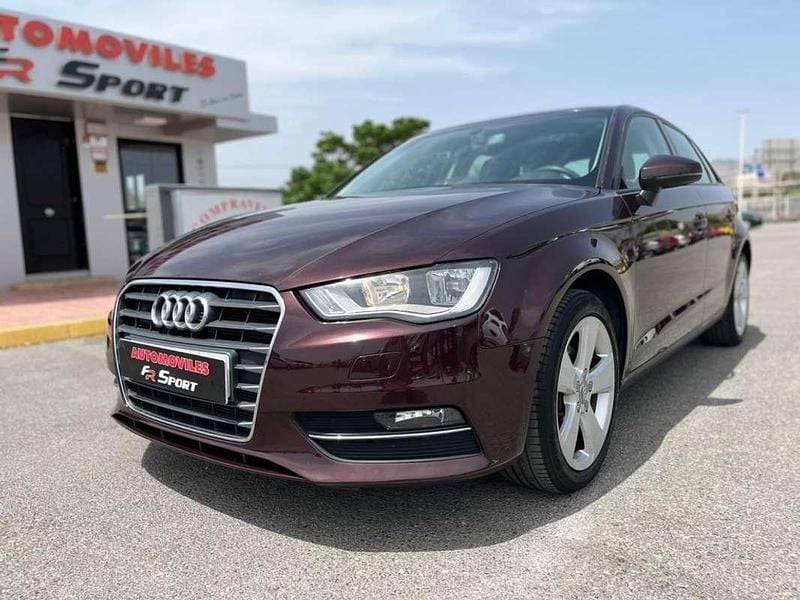 Usado Audi A3 S-Line 110 CV (80 kW) 2015 Burdeos Utilitario