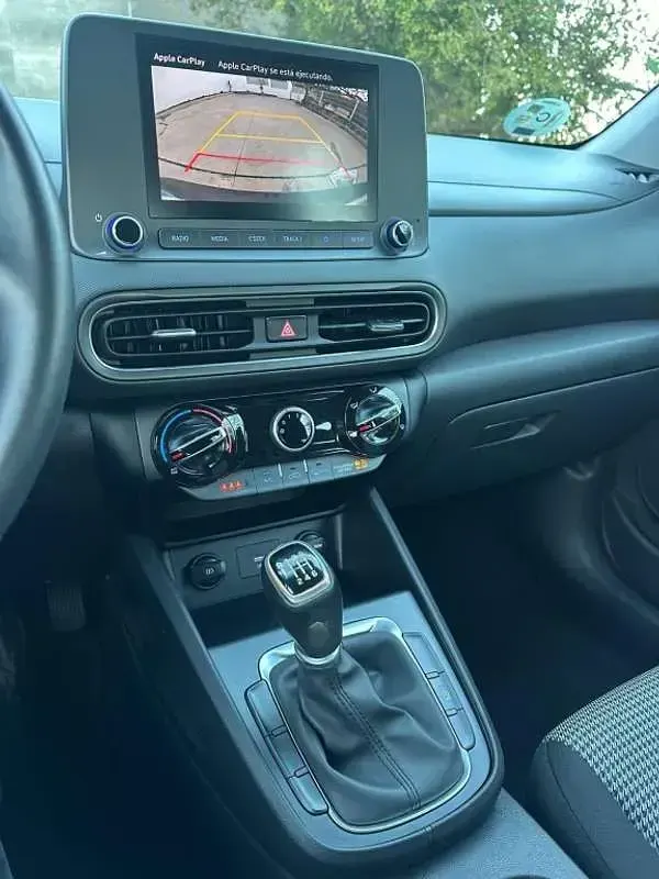Usado Hyundai Kona 120 CV (88 kW) 2023 Gris SUV