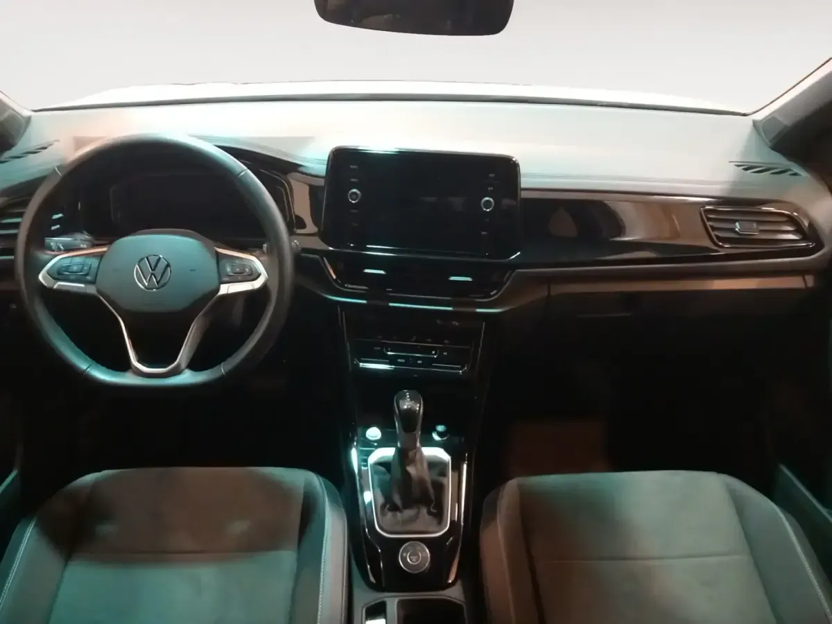 Usado VW T-Roc 150 CV (110 kW) 2025 Beige SUV