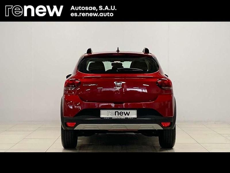Usado Dacia Sandero Essentiel 101 CV (74 kW) 2022 Rojo Berlina